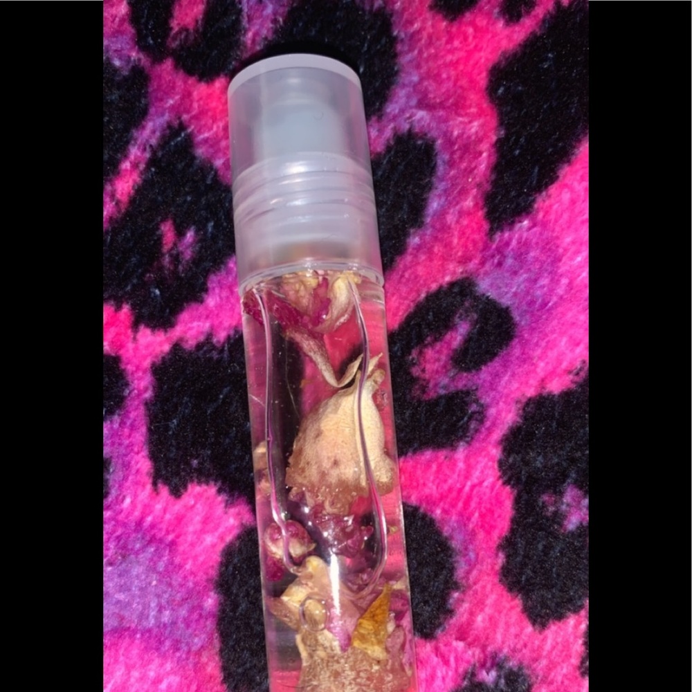 rose lip oil